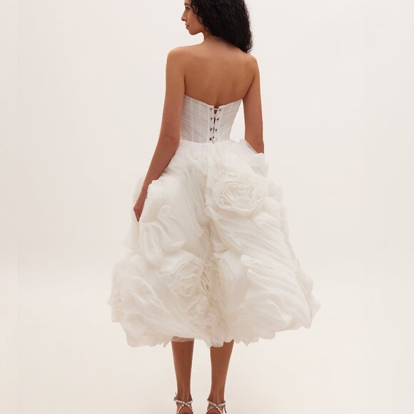 Elegant White Strapless Midi Dress - Picture 5 of 11